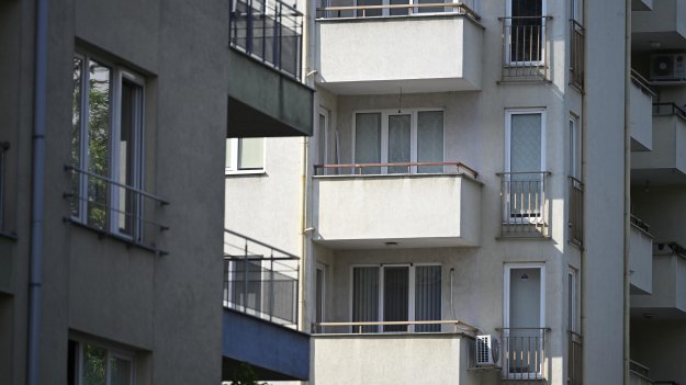 Цените на жилищата в София забавят ръста си, в Бургас намаляват за тримесечие
