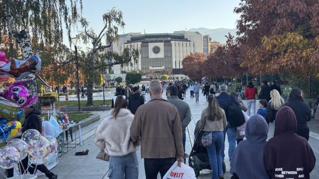 Икономиката продължава да забавя темпа си на растеж и през третото тримесечие