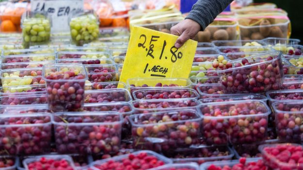 Британската инфлация се забавя повече от очакваното преди решението на АЦБ за лихвите