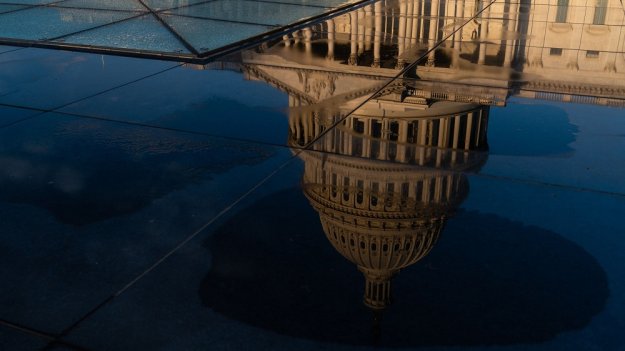 Конгресът блокира възможността САЩ да изтеглят войските си от Европа