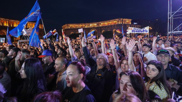 Първо Унгария, сега и Армения - влиянието на Владимир Путин в Европа се топи
