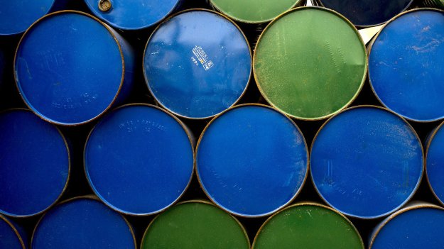 Русия бързо адаптира износа към санкциите срещу "Лукойл" и "Роснефт", но парите намаляват