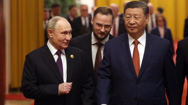 Путин ще пътува към Китай, разчитайки на повече козове след срещите на Тръмп и Си