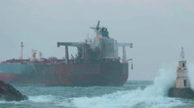 Капитан Калчев: България не реагира адекватно в ситуацията с танкера "Кайрос"