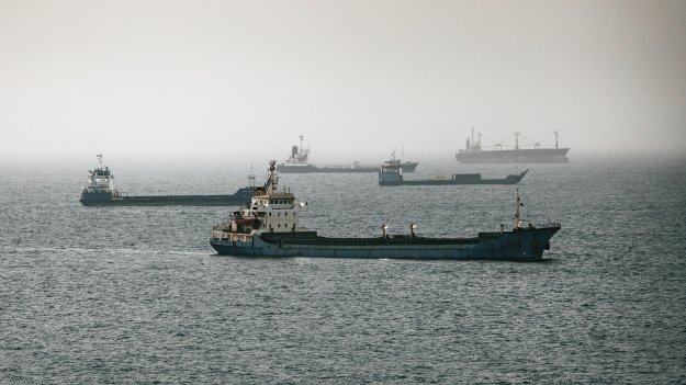 Ормузкият проток ще остане със статут на военна зона поне до 9 юли