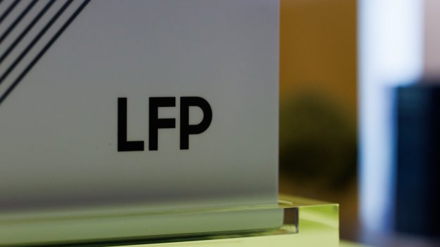 Samsung SDI ще доставя стационарни батерии за клиент в САЩ в сделка за 1,36 млрд. долара