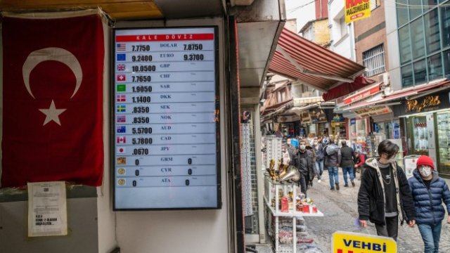 Лирата плаща за решението на Ердоган 