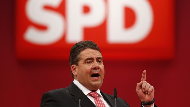 <p style="text-align: justify;">
	Лидерът на Социалдемократическата партия Зигмар Габриел е убеден, че в името на Германия двете партии могат да постигнат съгласие по ключови за страната въпроси. <em>Снимка: Ройтерес</em></p>
