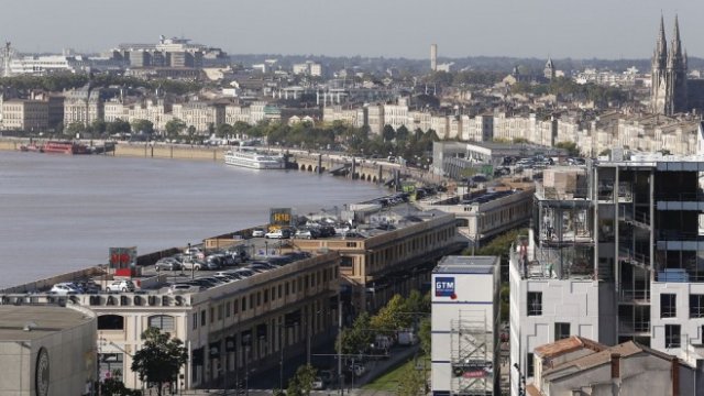 <p>
	Центърът на Бордо<em>. Снимка: архив Ройтерс</em></p>
