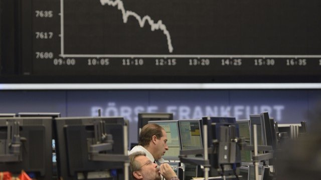 <p>
	Водещият германски индекс Dax прекъсна победната си серия.<em> Снимка: Getty Images News</em></p>
