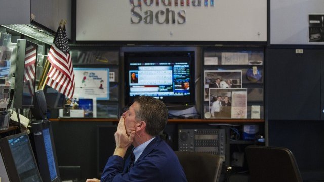 <p>
	И резултатите на Goldman Sachs не успяха да разведрят угриженото настроение. <em>Снимка: Ройтерс</em></p>
