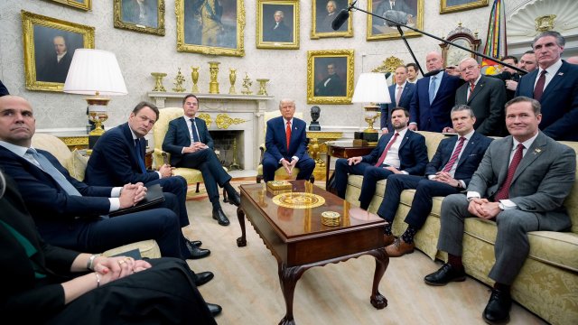 Доналд Тръмп и генералният секретар на НАТО Марк Рюте. Снимка: Bloomberg LP