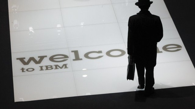 <p>
	IBM се опитва да убеди инвеститорите в дългосрочния си успех. <em>Снимка: Ройтерс</em></p>
