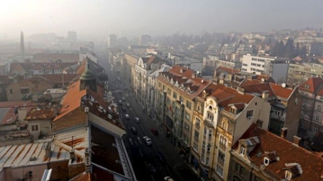 <p>
	Изглед към Сараево. <em>Снимка: архив Ройтерс</em></p>
