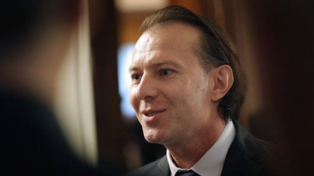 <p>
	Премиерът на Румъния Флорин Къцу. <em>Снимка: EPA/Robert Ghement</em></p>
