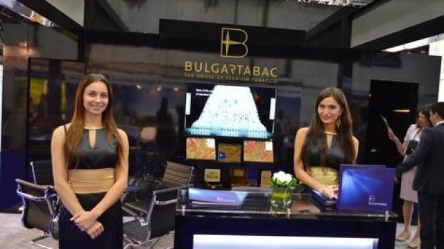 <p>
	<em>Изложбен щанд на Булгартабак. Снимка: bulgartabac.bg</em></p>
