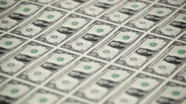 Върви ли към своя край ерата на силния долар?