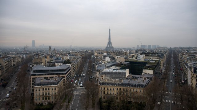 Силният долар превръща луксозните имоти в Париж в магнит за заможни купувачи отвъд Океана. Снимка: Nathan Laine/Bloomberg