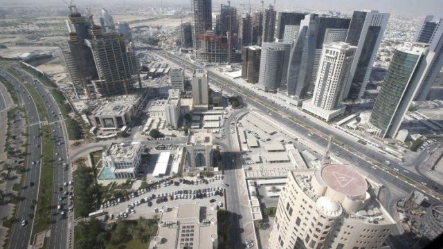 <p>
	Катар остава една от най-оживените строителни площадки в света. <em>Снимка: архив, Ройтерс</em></p>
