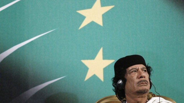 <p>
	Приживе либийският лидер е разполагал с огромни средства. <em>Снимка: Ройтерс</em></p>
