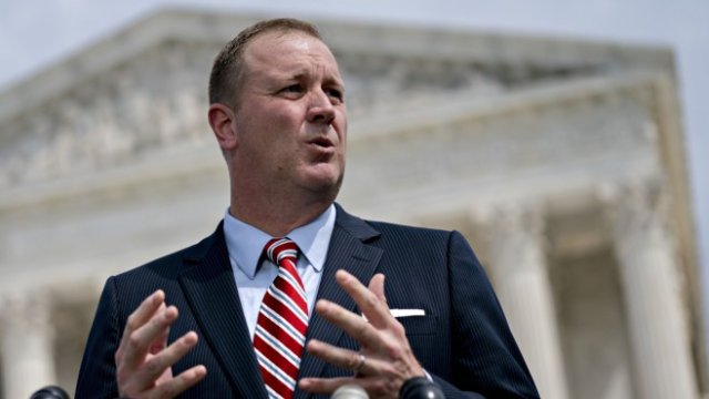 <p>
	Прокурорът на Мисури Ерик Шмид. <em>Снимка: Bloomberg LP</em></p>
