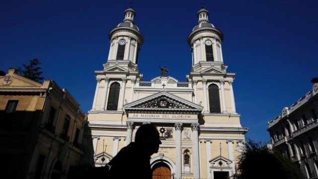 <p>
	Изглед от столицата на Чили Сантяго. <em>Снимка: Архив Ройтерс</em></p>
