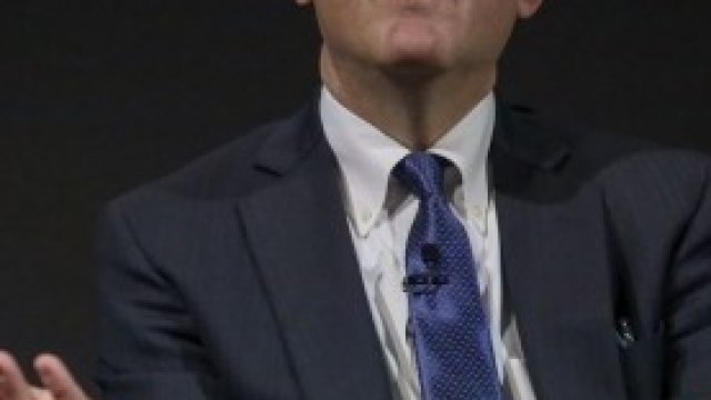 <p>
	<em font-size:="" pt="" style="color: rgb(102, 102, 102); font-family: ">Джеймс Булард. Снимка:&nbsp;Luke MacGregor/Bloomberg</em></p>
