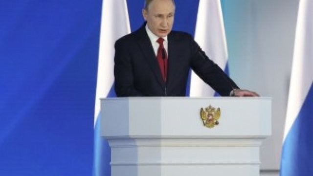 <p>
	Владимир Путин изключва възможността да се превърне в министър-ментор след края на мандата си по подобие на основателя на съвременен Сингапур.&nbsp;<em>Снимка: Андрей Рудаков/Bloomberg</em></p>

