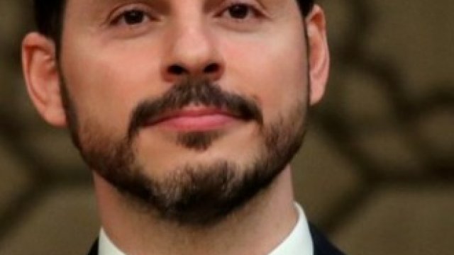 <p>
	Турският министър на финансите и държавната хазна Берат Албайрак.&nbsp;<em>Снимка: Ройтерс</em></p>
