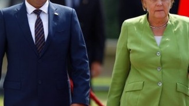 <p>
	Македонският премиер Зоран Заев и германският канцлер Ангела Меркел.&nbsp;<em>Снимка: Ройтерс</em></p>
