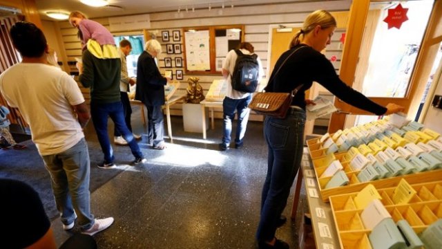 <p>
	Избирателна секция в Стокхолм, 9 септември 2018 г. <em>Снимка: Ройтерс</em></p>
