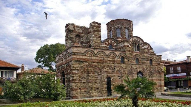 <p>
	На снимката: църквата &quot;Христос Пантократор&quot; в Несебър. <em>Снимка: Община Несебър</em></p>
