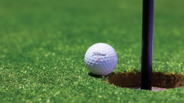 <p>
	<em>Снимка:<span> <a href="https://unsplash.com/@steveshirc?utm_source=unsplash&amp;utm_medium=referral&amp;utm_content=creditCopyText">Steven Shircliff</a> on <a href="https://unsplash.com/s/photos/golf?utm_source=unsplash&amp;utm_medium=referral&amp;utm_content=creditCopyText">Unsplash</a></span></em></p>
