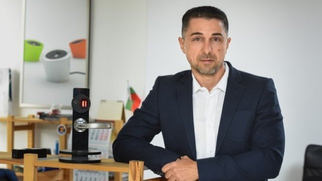 <p>
	<em>На снимката: Изпълнителният дректор на компанията Юлиан Софрониев. Източник: &quot;Биодит&quot; АД</em></p>
