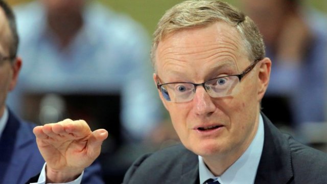 <p>
	Гуверньорът на Австралийската централна банка Филип Лоу. <em>Снимка: Ройтерс</em></p>
