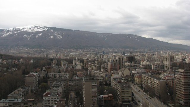 <p>
	Отчита се ръст при обема на продажбите на имоти. <em>Снимка: Investor.bg</em></p>
