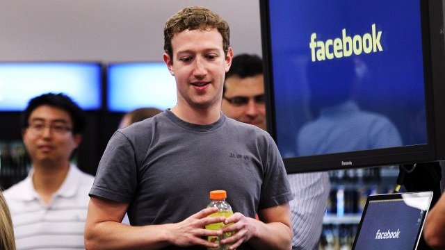 <p>
	Зукърбърг следи проекта отблизо. <em>Снимка: Getty Images News</em></p>
