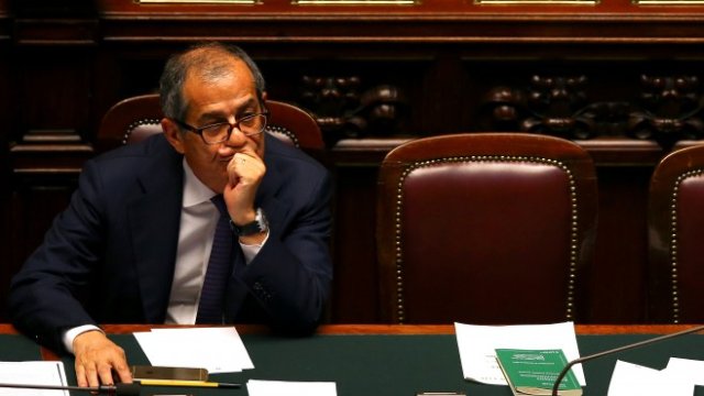 <p>
	<em>Италианският финансов министър Джовани Триа, Снимка: Ройтерс</em></p>
