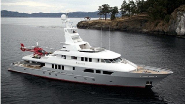 <p>
	<em>Яхтата Triton си има дори и площадка за хеликоптери. Снимка Delta Marine</em></p>
