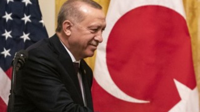 <p>
	Много от конфликтните точки между Турция и САЩ бяха изгладени благодарение на приятелските отношения на Тръмп и Ердоган.&nbsp;<em>Снимка: Alex Edelman/Bloomberg</em></p>
