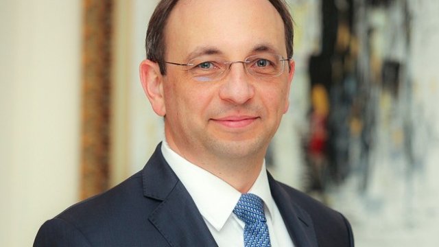 Николай Василев: В турбулентни времена представата за риск се променя