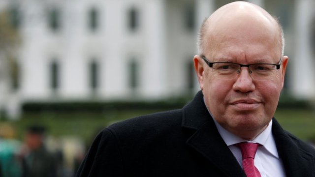 <p>
	Германският министър на икономиката Петер Алтмайер. <em>Снимка: Ройтерс</em></p>

