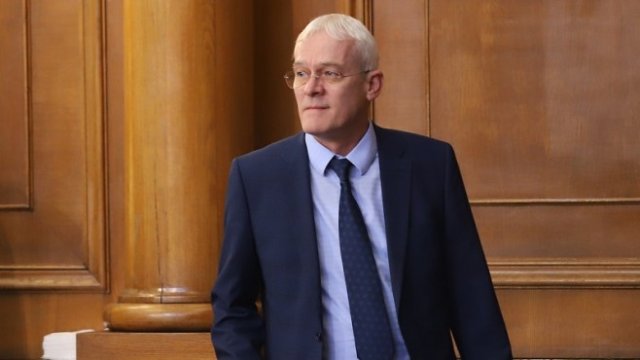 <p>
	Проф. Петко Салчев, управител на НЗОК. <em>Снимка: БГНЕС</em></p>
