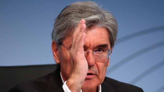 <p>
	Главният изпълнителен директор на Siemens Джо Кезер. <em>Снимка: Архив Ройтерс</em></p>
<p>
	&nbsp;</p>
