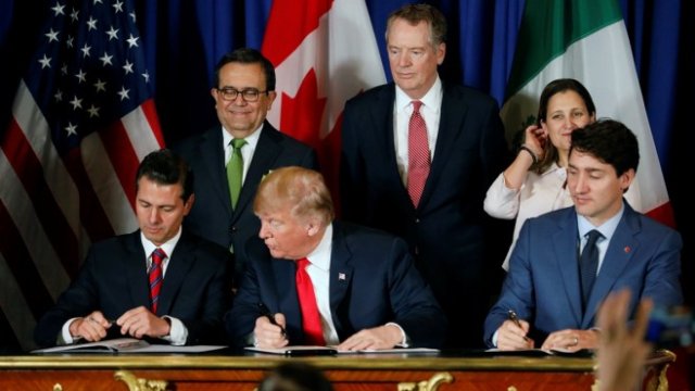 <p>
	<span lang="bg-BG">Президентът на Мексико Енрике Пеня Нието, на САЩ Доналд Тръмп и на Канада Джъстин Трюдо. <em>Снимка: Ройтерс</em></span></p>
