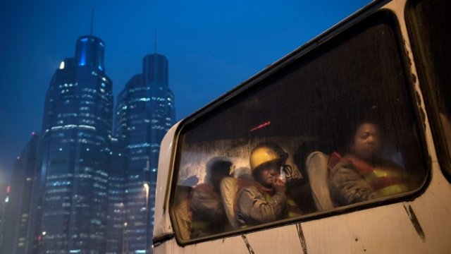 <p>
	Под 2 на сто от китайците вече живеят в крайна бедност. <em>Снимка: Getty Images News</em></p>
