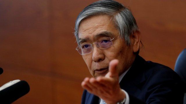 <p>
	Управителят на Японската централна банка Харухико Курода.<em> Снимка: Ройтерс</em></p>
