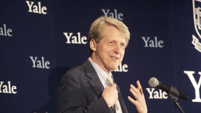 <p>
	Нобеловият лауреат Робърт Шилер. <em>Снимка: Ройтерс</em></p>
