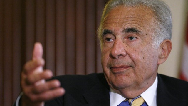 <p style="text-align: justify;">
	Карл Айкън определя тримесечните финансови резултати на американските компании като подозрителни<em>. Снимка: Ройтерс</em></p>
