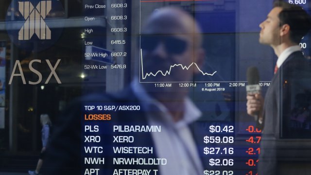 И австралийският индекс е надолу. Снимка:  EPA/STEVEN SAPHORE AUSTRALIA